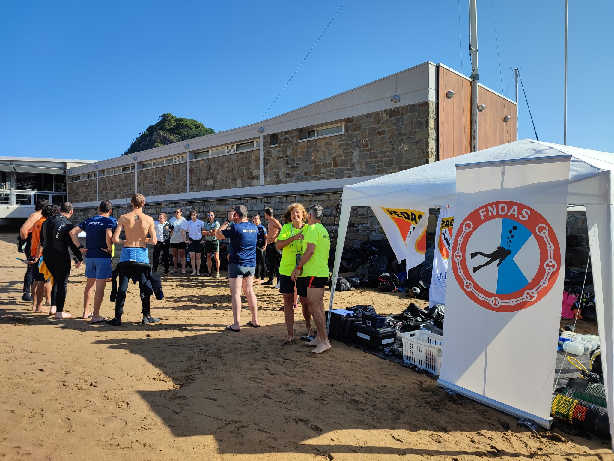 Bautizo de buceo con COCEMFE en Getaria
